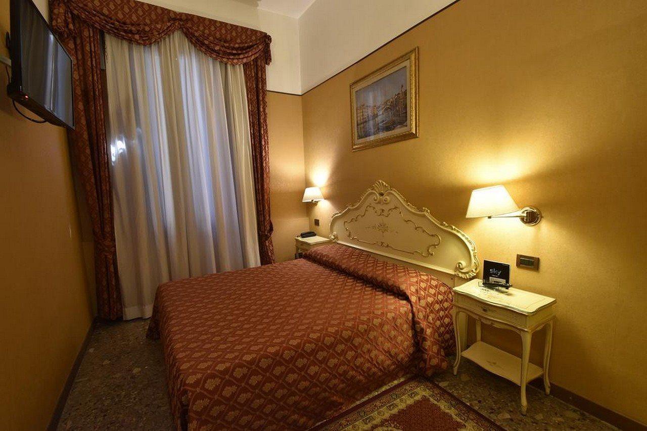 Locanda Poste Vecie Venezia Esterno foto