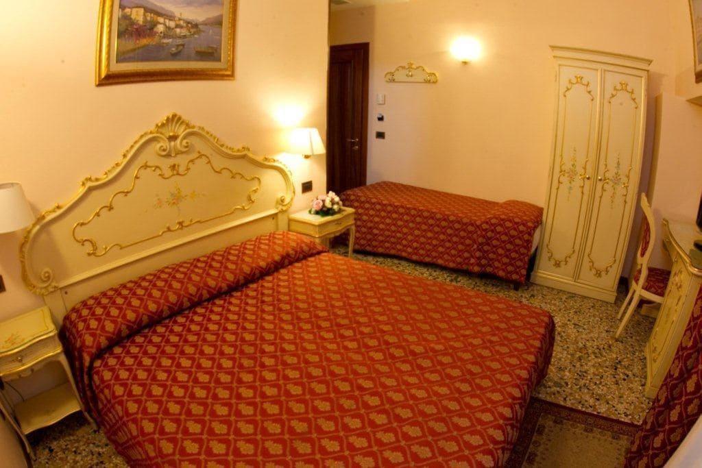 Locanda Poste Vecie Venezia Esterno foto