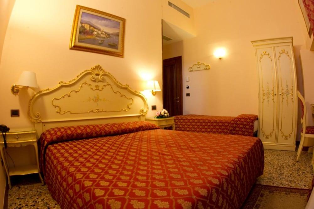 Locanda Poste Vecie Venezia Esterno foto
