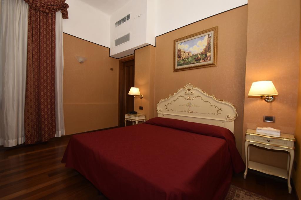 Locanda Poste Vecie Venezia Esterno foto