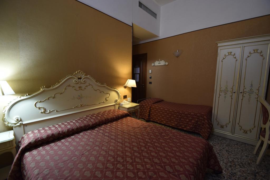 Locanda Poste Vecie Venezia Esterno foto