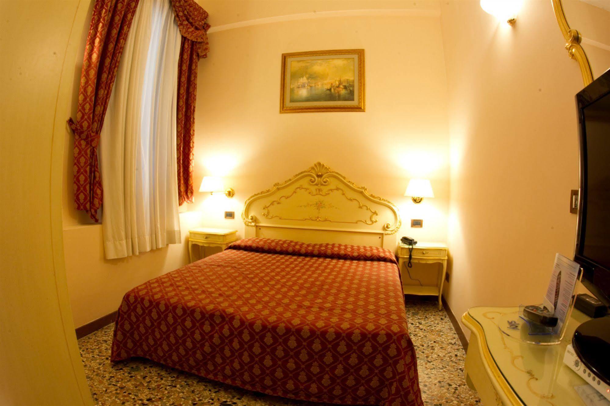 Locanda Poste Vecie Venezia Esterno foto
